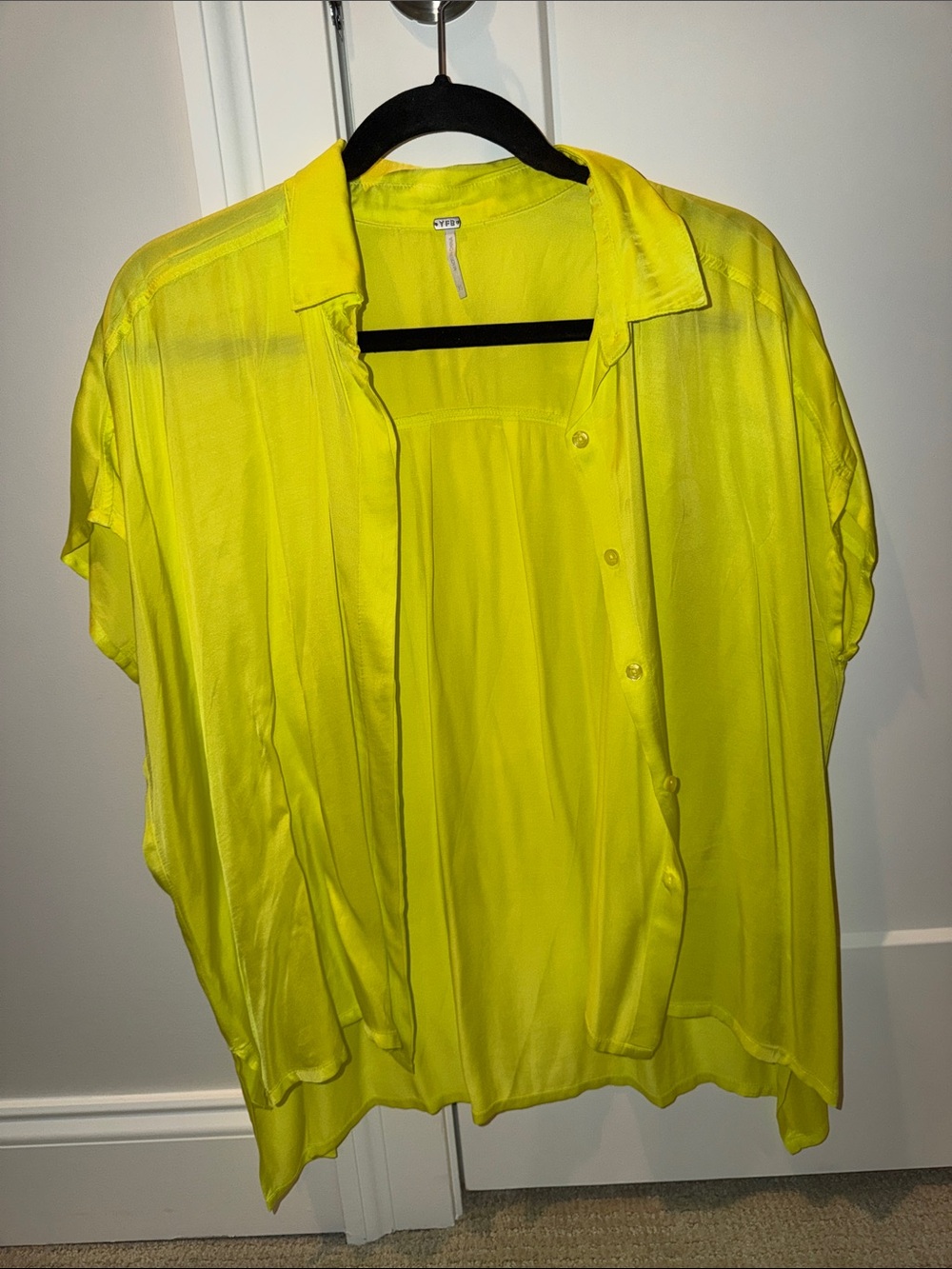 YFB Neon yellow women’s shirt and shorts set 💛💛
